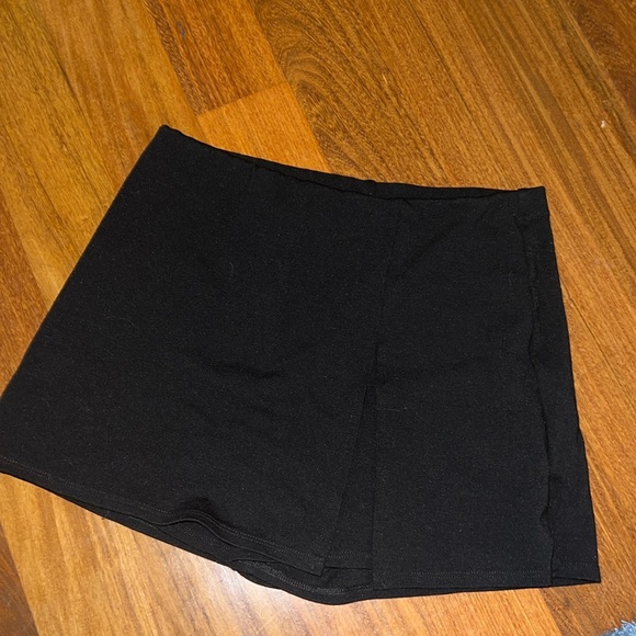 Cute black skort - Picture 2 of 4